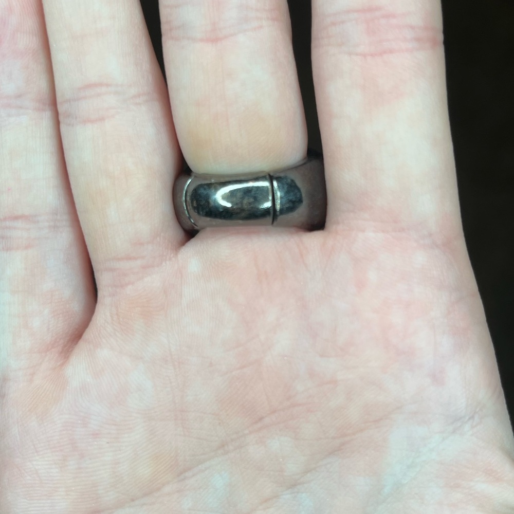 Ring - Picture 3 of 3